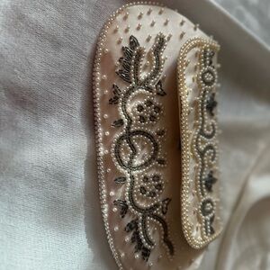 Superbe antique ivory silk small evening handbag with hand sewn pearls